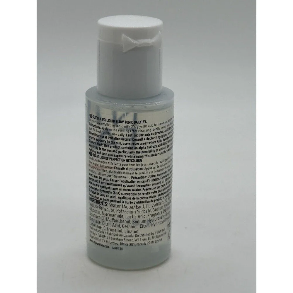 Nip + Fab Exfoliate Glycolic Glow Tonic 2% 1oz, Scrub Fix 0.7oz, Free Vitamin C‎